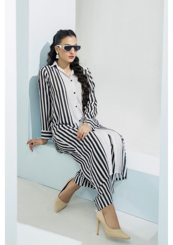 MAYA<br>Black & White Crepe Dress