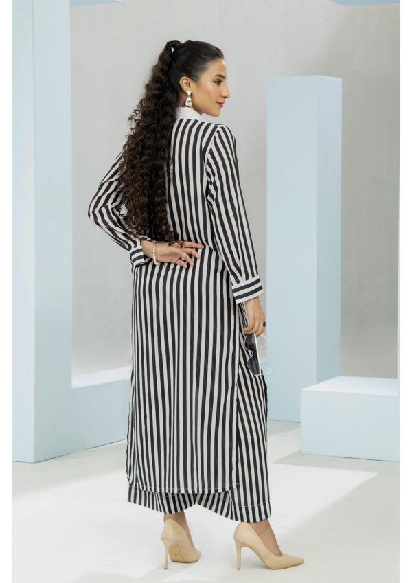 MAYA<br>Black & White Crepe Dress